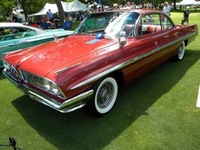 1961 Pontiac Bonneville (select to view enlarged photo)