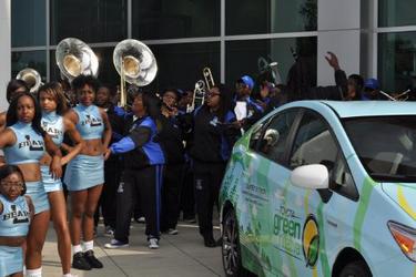 toyota hybrid (select to view enlarged photo)