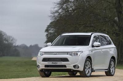 mitsubishi outlander gx5 (select to view enlarged photo)