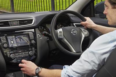 nissan qashqai workstation (select to view enlarged photo)