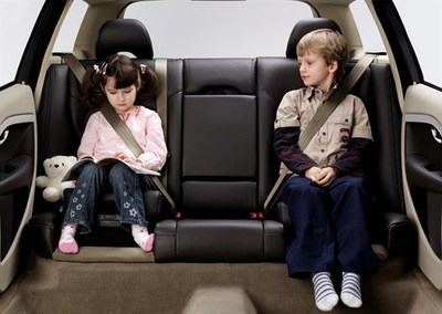 children in seat belts (select to view enlarged photo)