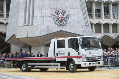 isuzu truck (select to view enlarged photo)