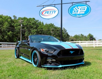 ford mustang gt (select to view enlarged photo)