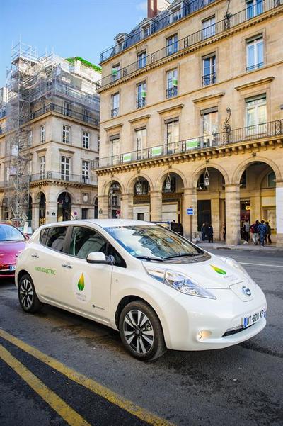 nissan leaf (select to view enlarged photo)