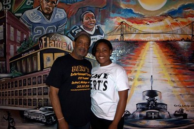 PHOTO (select to view enlarged photo)