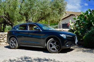 2018 Alfa Romeo Stelvio (select to view enlarged photo)