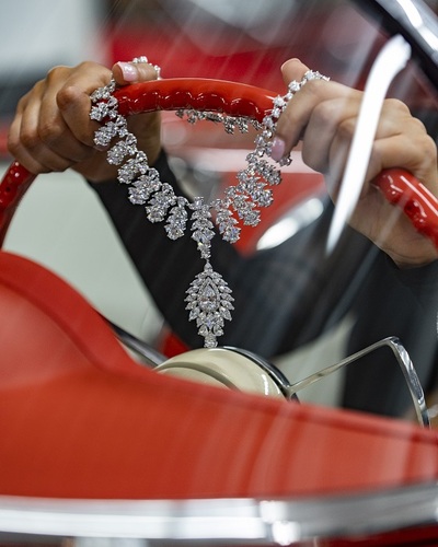 PHOTO (select to view enlarged photo)