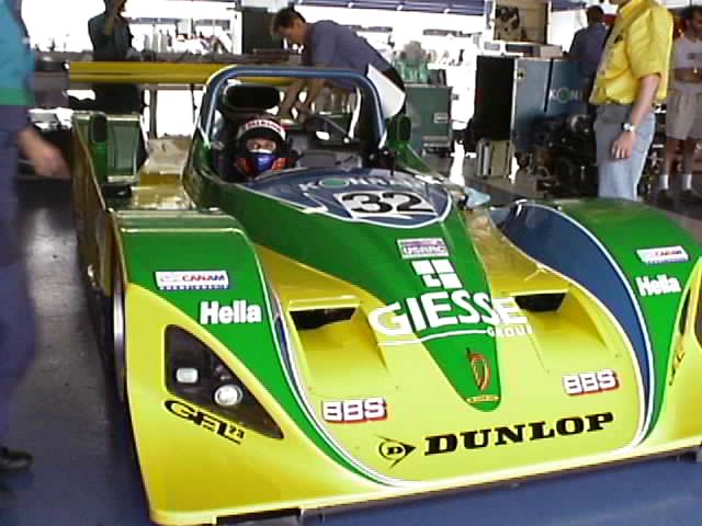 #32 Lola B98/10 Lotus (Can-Am)